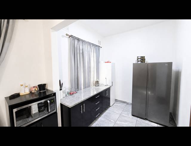 4 BEDROOM HOUSE FOR SALE IN GLENWOOD